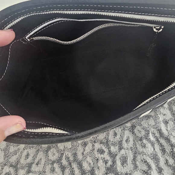 💯 AUTHENTIC BALENCIAGA CLUTCH BAG - Picture 2 of 6